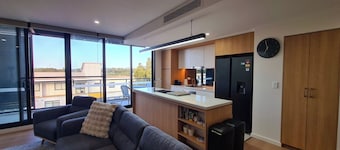 Huntington Apartment - Right in the heart of Rouse Hill Town Centre