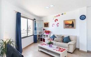 TV - 2 bedroom stunning apartment in SIllot Cala Morlanda (SIllot Cala Morlanda)