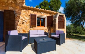 Terrace/patio - Stunning home in Campos with private swimming pool, can be inside or outside (Campos)