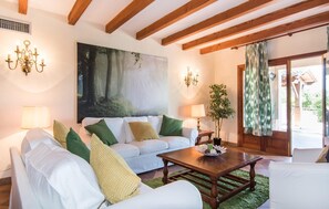 TV, DVD player, ping pong - Amazing home in Binissalem with private swimming pool, can be inside or outside (Binissalem)