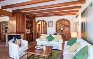 TV, DVD player, ping pong - Amazing home in Binissalem with private swimming pool, can be inside or outside (Binissalem)