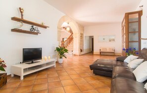 TV, DVD player - Awesome home in Petra with private swimming pool, can be inside or outside (Petra)