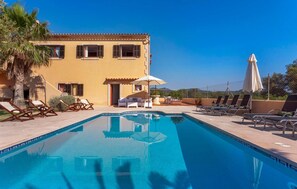 Pool - Stunning home in Cala dOr with private swimming pool, can be inside or outside (Cala dOr)