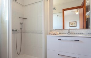 Shower, hair dryer - Stunning home in Cala dOr with private swimming pool, can be inside or outside (Cala dOr)