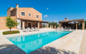 Pool - Stunning home in Campos with private swimming pool, can be inside or outside (Campos)