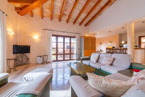 Smart TV - Lovely home in Canyamel with private swimming pool, can be inside or outside (Canyamel)