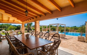 Outdoor dining - Amazing home in Campos with private swimming pool, can be inside or outside (Campos)