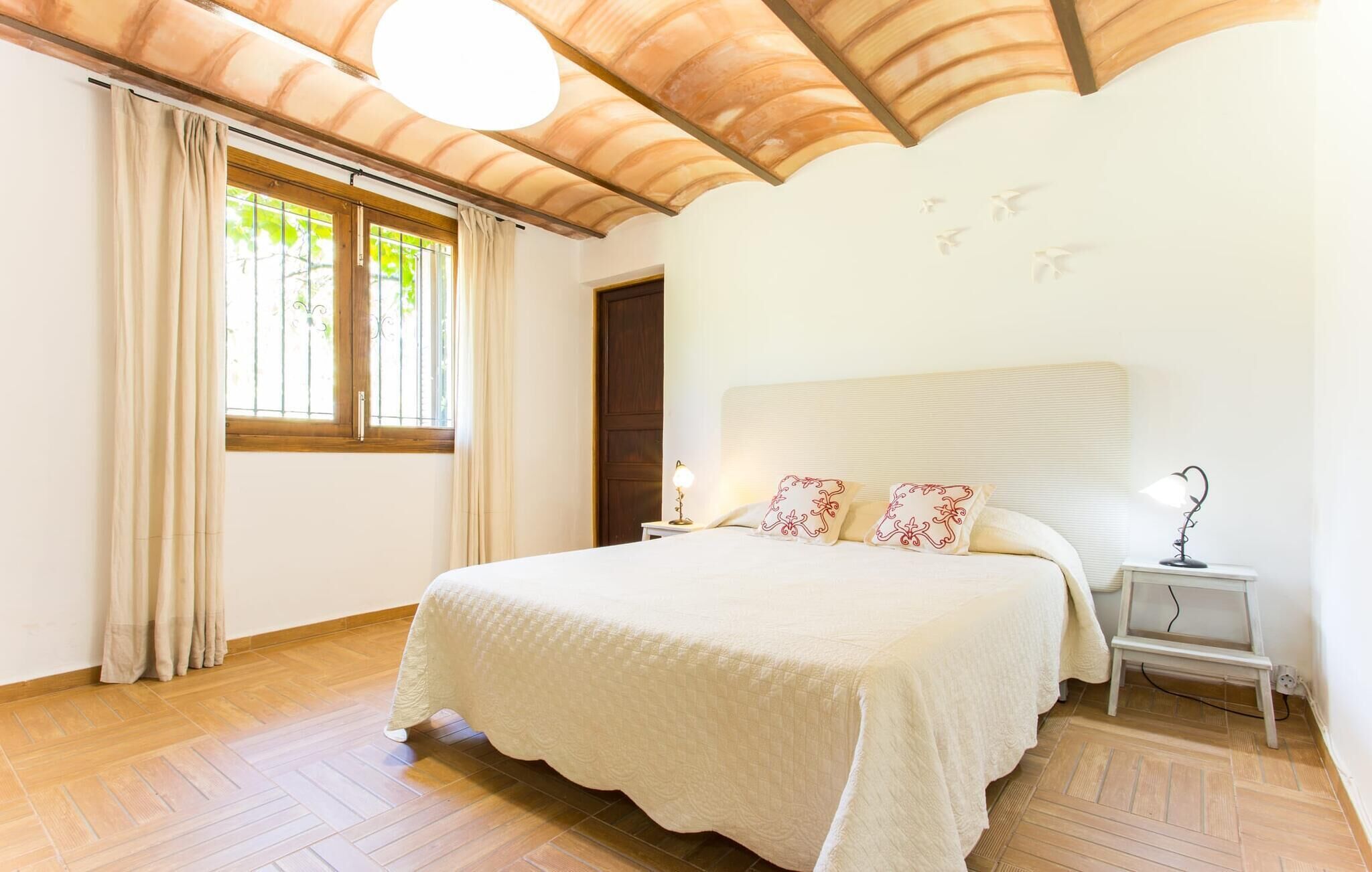 5 chambres, fer et planche à repasser, lit parapluie, Wi-Fi gratuit