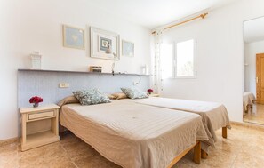 Zimmersafe, Bügeleisen/Bügelbrett, Reisekinderbett, kostenloses WLAN