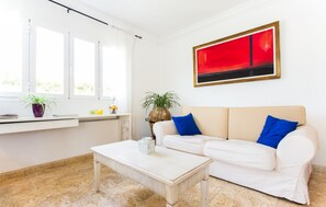 Fernseher, Kamin, DVD-Player