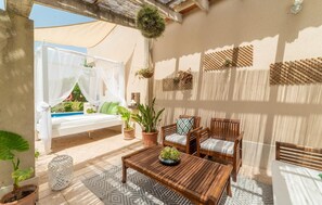 Terrace/patio - Beautiful home in Alcudia with private swimming pool, can be inside or outside (Alcudia)