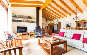 TV, DVD player - Stunning home in Inca with private swimming pool, can be inside or outside (Inca)