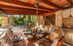 Interior - Pet friendly home in Galilea (Galilea)