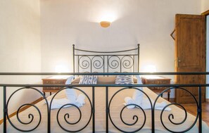 3 bedrooms, iron/ironing board, travel cot, free WiFi - Beautiful home in Portocolom (Portocolom)