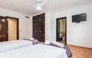 4 Schlafzimmer, Bügeleisen/Bügelbrett, kostenloses WLAN