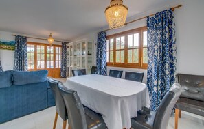 Dining - Stunning home in Cala dOr with private swimming pool, can be inside or outside (Cala dOr)