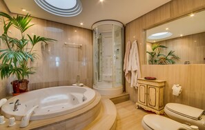 Shower, hair dryer - Stunning home in Cala dOr with private swimming pool, can be inside or outside (Cala dOr)