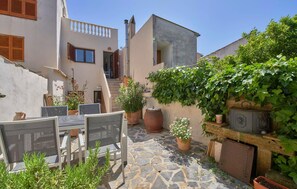 Outdoor dining - 2 bedroom lovely home in Arta (Arta)