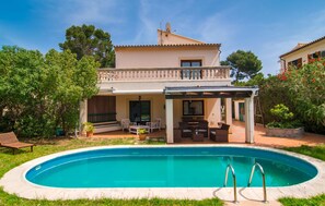 Pool - Cozy home in Cala Ratjada with private swimming pool, can be inside or outside (Cala Ratjada)