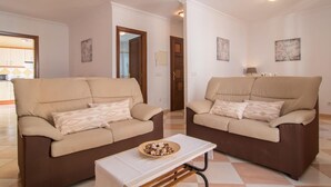 TV - Awesome home in Arta with WiFi (Arta)