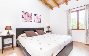 3 bedrooms, iron/ironing board, travel cot, free WiFi - Stunning home in Sant Joan with private swimming pool, can be inside or outside (Sant Joan)