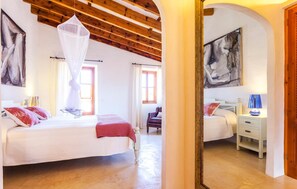 3 habitaciones y caja de seguridad en la habitación 