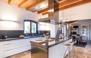 Fridge, microwave, oven, stovetop - Awesome home in Binissalem with private swimming pool, can be inside or outside (Binissalem)