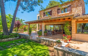 Outdoor dining - Awesome home in Binissalem with private swimming pool, can be inside or outside (Binissalem)