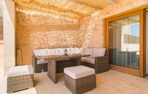 Terrace/patio - Lovely home in Llucmajor with private swimming pool, can be inside or outside (Llucmajor)