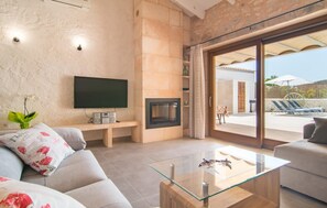 TV, DVD player - Lovely home in Llucmajor with private swimming pool, can be inside or outside (Llucmajor)