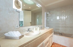 Shower, hair dryer - Nice home in Pollenca with private swimming pool, can be inside or outside (Pollenca)