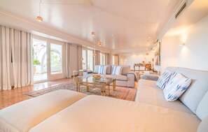 Smart-TV, Tischtennisplatte