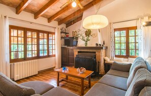 TV, DVD player - Lovely home in Pollenca with private swimming pool, can be inside or outside (Pollenca)