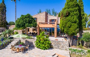 Outdoor dining - Pet friendly home in Arta with private swimming pool, can be inside or outside (Arta)