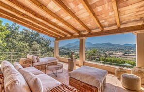 Property grounds - Awesome home in Felanitx with private swimming pool, can be inside or outside (Felanitx)