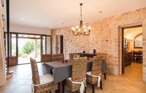 Dining - Cozy home in SHorta with private swimming pool, can be inside or outside (SHorta)