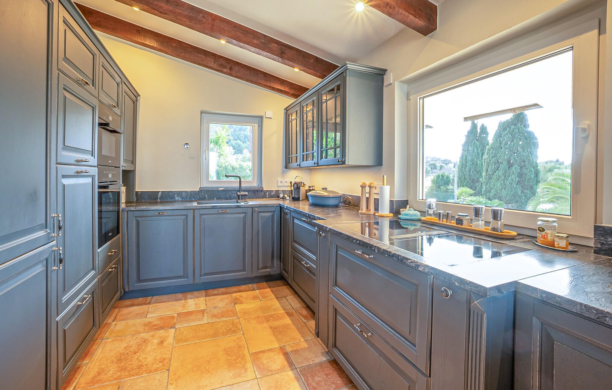 Refrigerador, horno, placa de cocina, lavavajillas