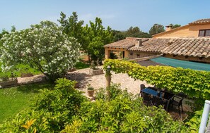 Outdoor dining - Beautiful home in Pollenca with private swimming pool, can be inside or outside (Pollenca)