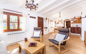 TV - Amazing home in Fornalutx with private swimming pool, can be inside or outside (Fornalutx)