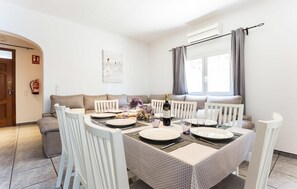 Dining - Lovely apartment in Porto Cristo with WiFi (Porto Cristo)