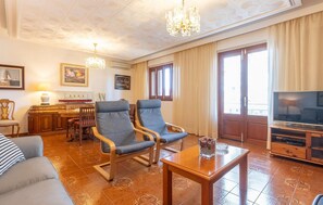 TV - 3 bedroom cozy apartment in SIllot Cala Morlanda (SIllot Cala Morlanda)