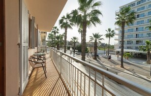 Property grounds - 3 bedroom cozy apartment in SIllot Cala Morlanda (SIllot Cala Morlanda)