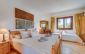4 Schlafzimmer, Bügeleisen/Bügelbrett, Reisekinderbett, kostenloses WLAN