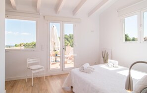 3 makuuhuonetta, silitysrauta/-lauta, vauvan matkasänky, ilmainen Wi-Fi