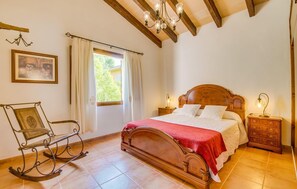 3 bedrooms, iron/ironing board, travel cot, free WiFi - Amazing home in Son Serra de Marina with WiFi (Son Serra de Marina)
