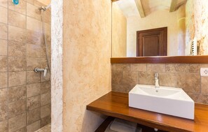 Shower, hair dryer - Stunning home in Cala dOr with private swimming pool, can be inside or outside (Cala dOr)