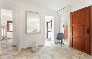 Interior - Amazing home in Algaida with private swimming pool, can be inside or outside (Algaida)