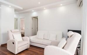 TV - Amazing apartment in Colonia de Sant Jordi (Colonia de Sant Jordi)