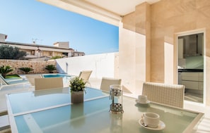 Outdoor dining - Amazing apartment in Colonia de Sant Jordi (Colonia de Sant Jordi)