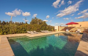 Pool - Nice home in Campos with private swimming pool, can be inside or outside (Campos)